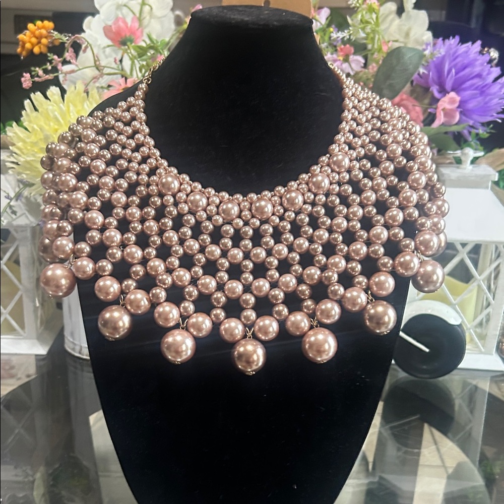 Elegant Pearl Statement Necklace with matching earrings